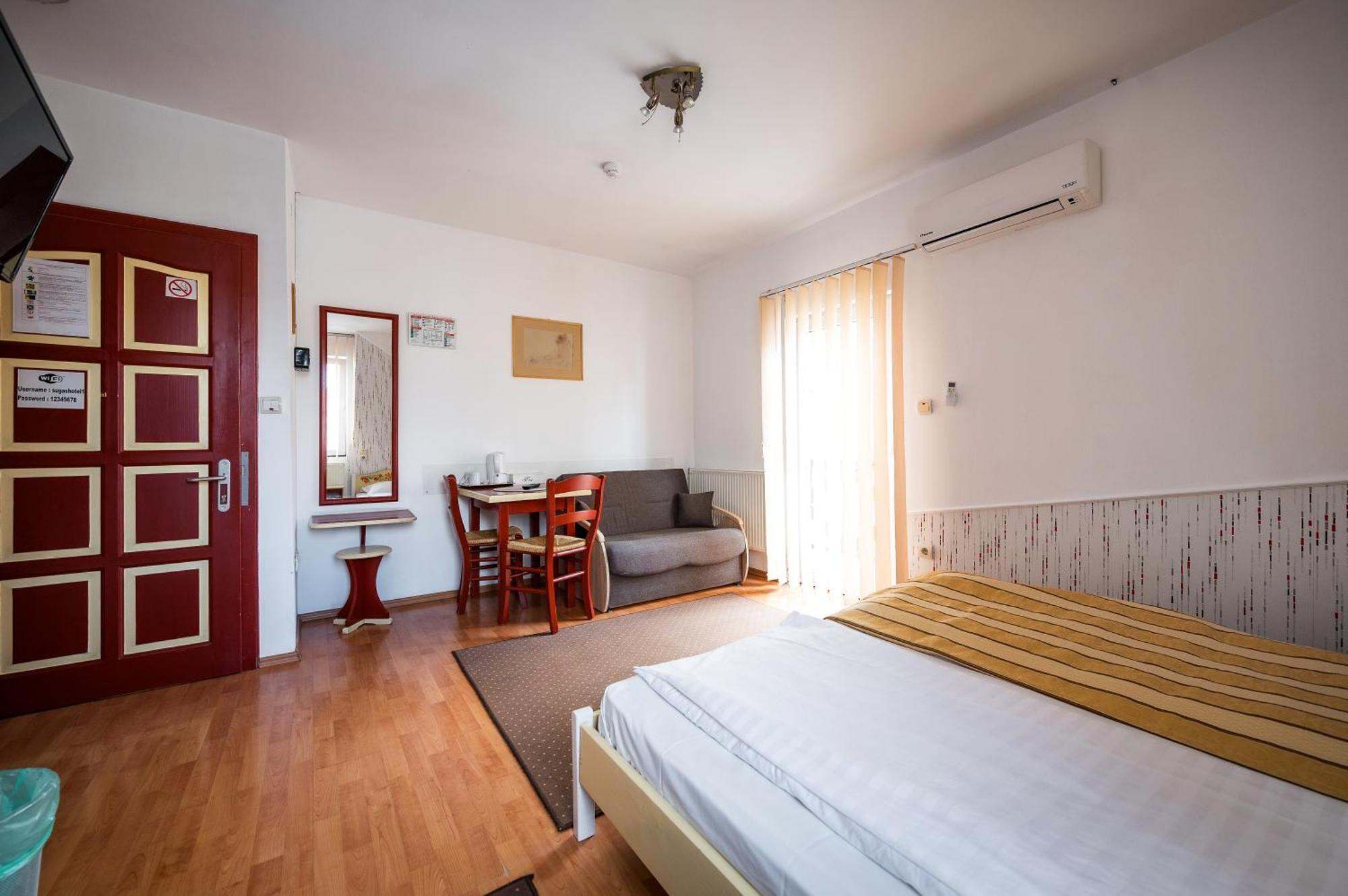 Hotel Sugas Sfantu Gheorghe  ภายนอก รูปภาพ