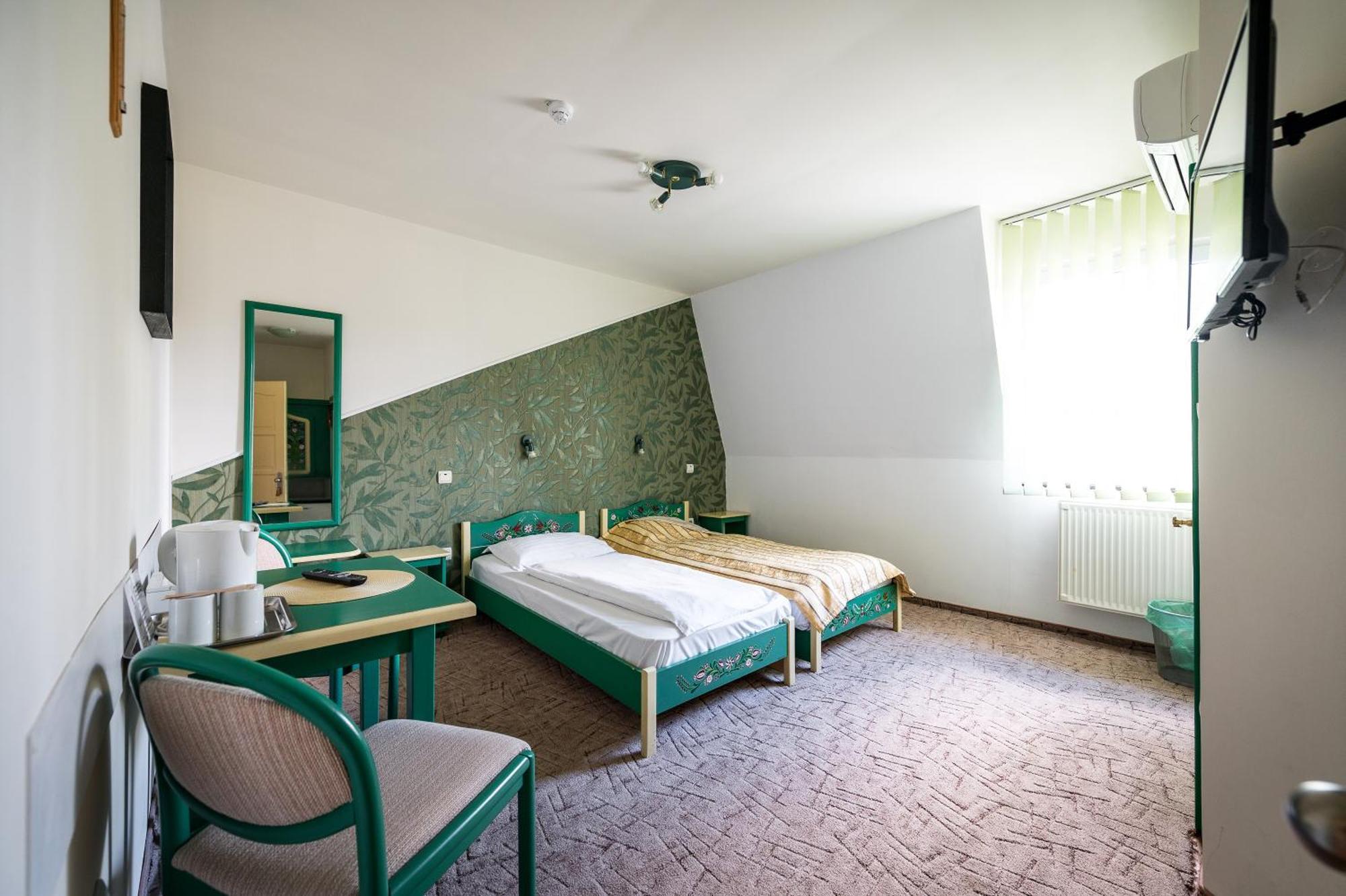 Hotel Sugas Sfantu Gheorghe  ภายนอก รูปภาพ