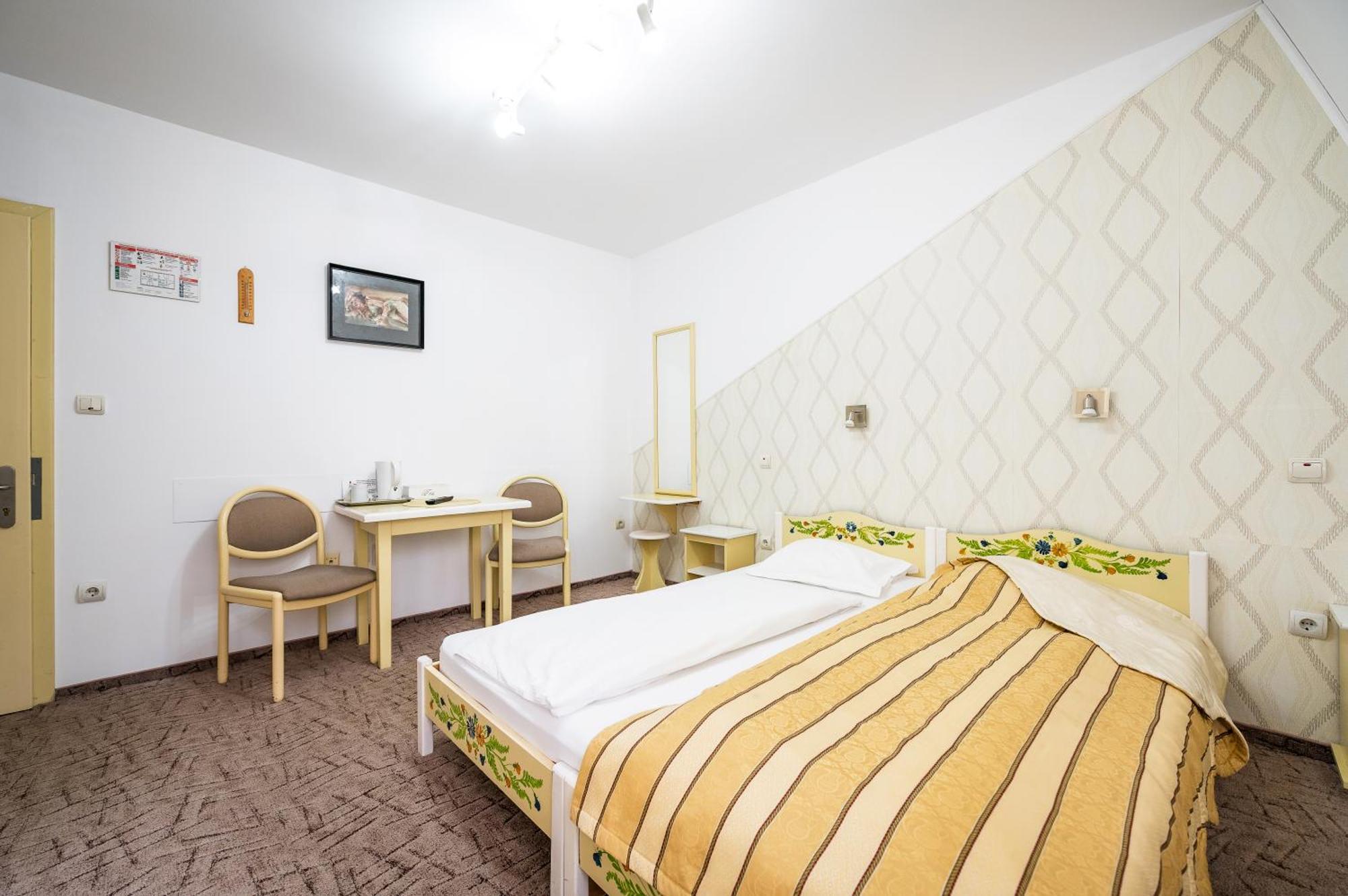 Hotel Sugas Sfantu Gheorghe  ภายนอก รูปภาพ